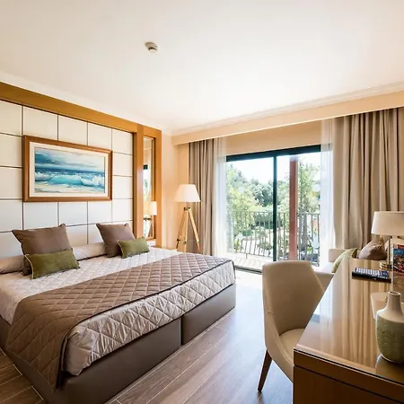 Hotel Portaventura Roulette - Includes Unlimited Access To Portaventura Park & 1 Access To Ferrari Land 4*