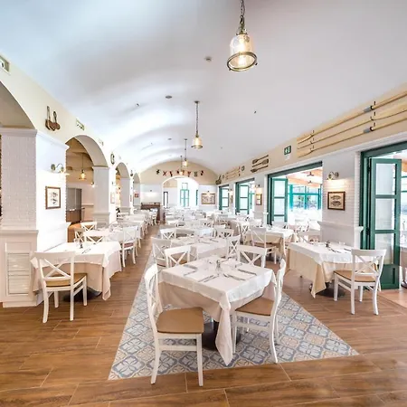 Hotel Portaventura Roulette - Includes Unlimited Access To Portaventura Park & 1 Access To Ferrari Land 4*